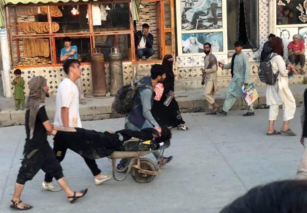काबुल बिमानस्थल बाहिर बम विष्फोट, १३ जनाको मृत्यु