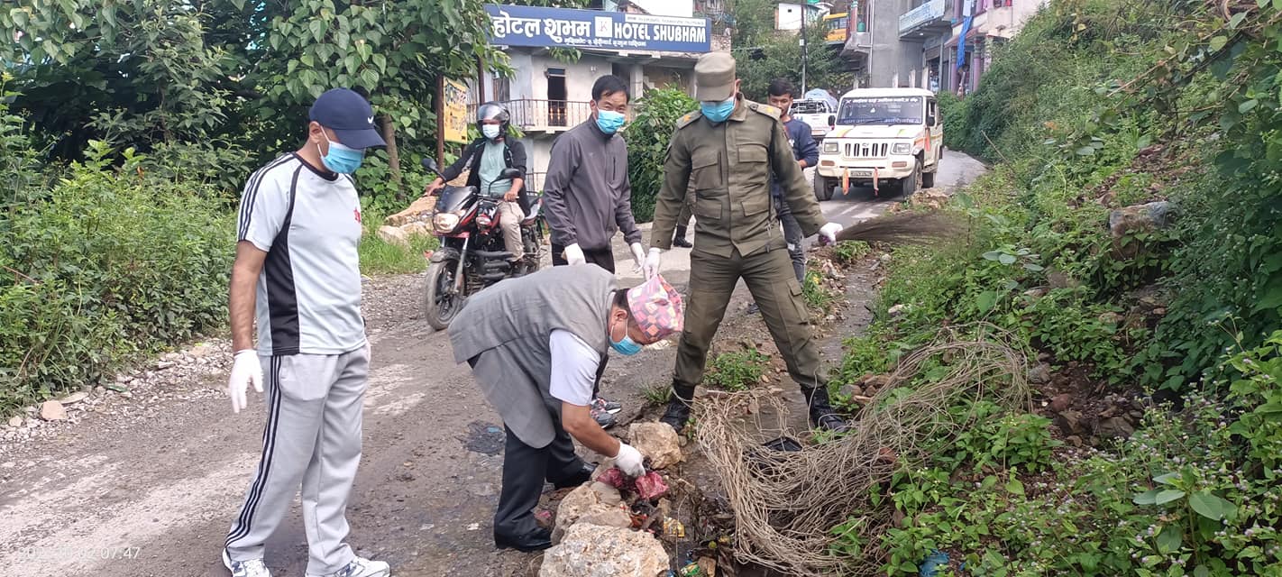 डेंगु नियन्त्रणका लागि सरसफाइ अभियान