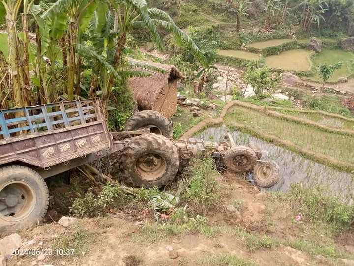 ट्याक्टर दुर्घटना हुँदा चौरजहारीमा एक जनाको मृत्यु, ६ जना घाइते