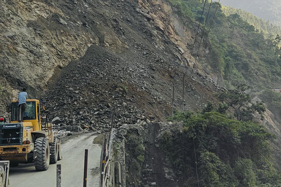 नारायणगढ–मुग्लिन सडक पूर्ण रुपमा बन्द, वैकल्पिक मार्ग प्रयोग गर्न आग्रह