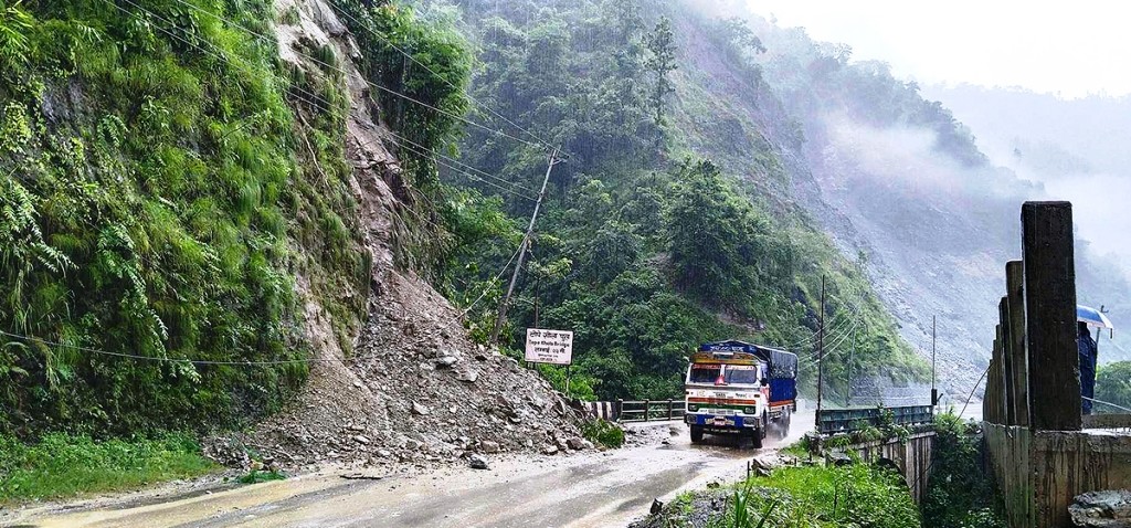 २३ जिल्लामा रातको समयमा सवारी चलाउन रोक