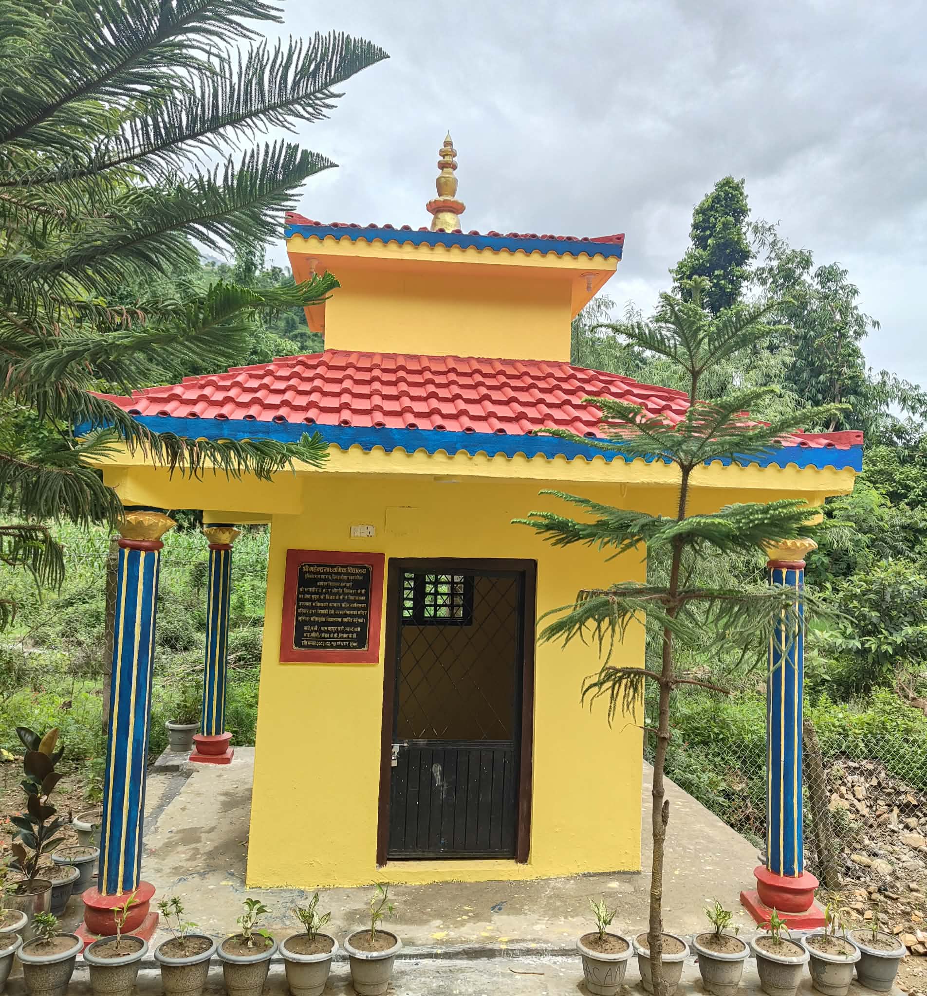 पूर्व विद्यार्थीको सहयोगमा विद्यालयमा सरस्वतीमन्दिर निर्माण
